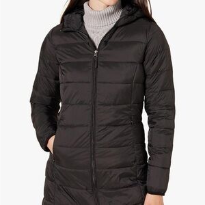 Amazon Essentials Women's Classic Black Puffer Coat